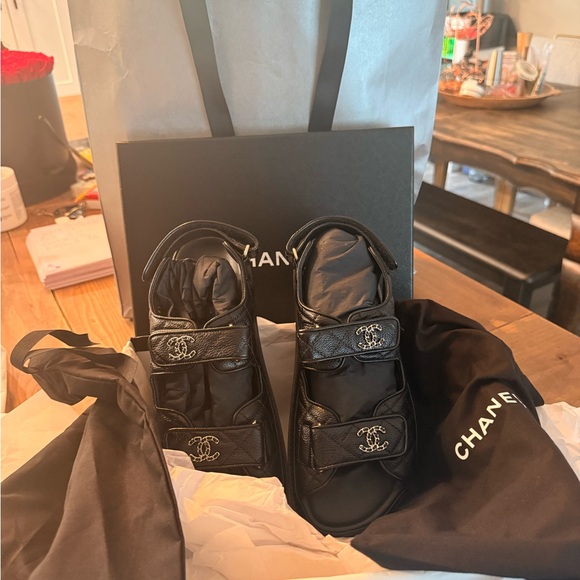 Chanel grained calfskin Velcro Dad sandals Black 39 - Picture 1 of 16